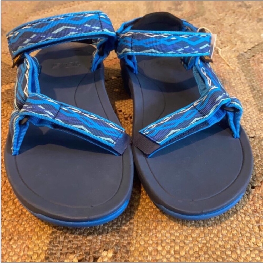 - Teva Sandals. Woman’s 9